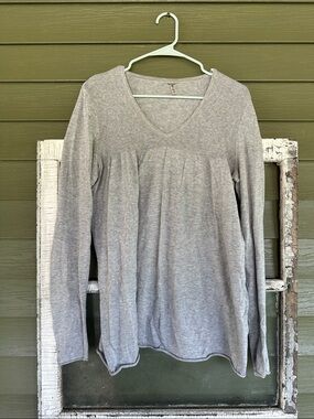 Kirra Light Gray V-Neck Long Sleeve Top